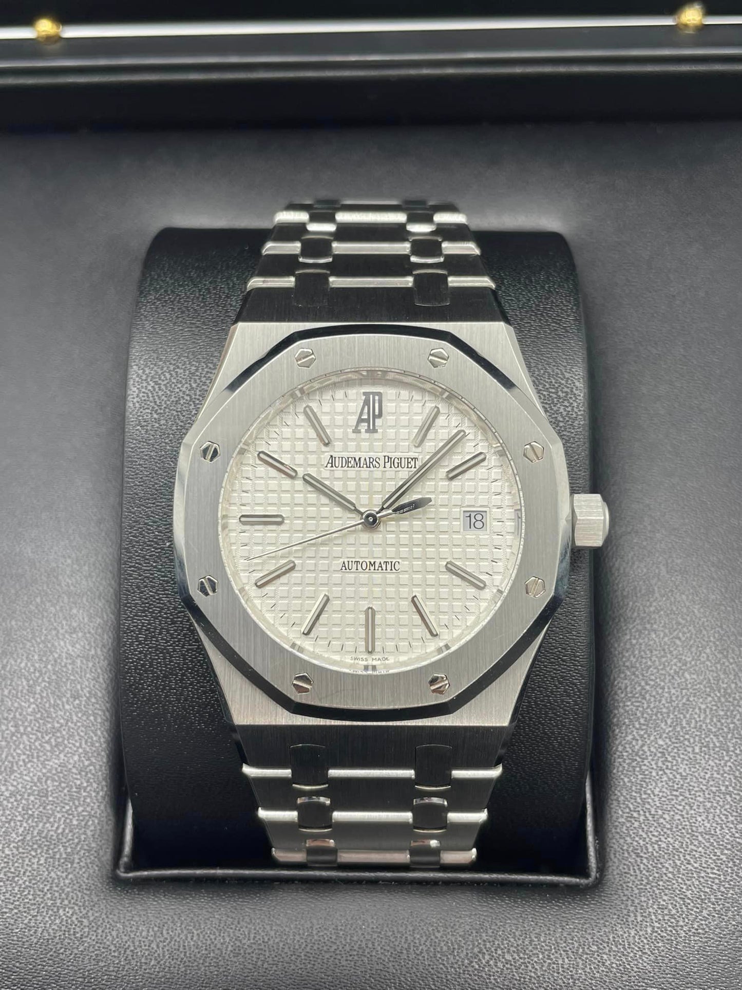 オーデマピゲ Audemars Piguet ロイヤルオーク Royal Oak 15300ST.OO.1220ST.01 中古美品 メンズRef. No15300ST.OO.1220ST.01