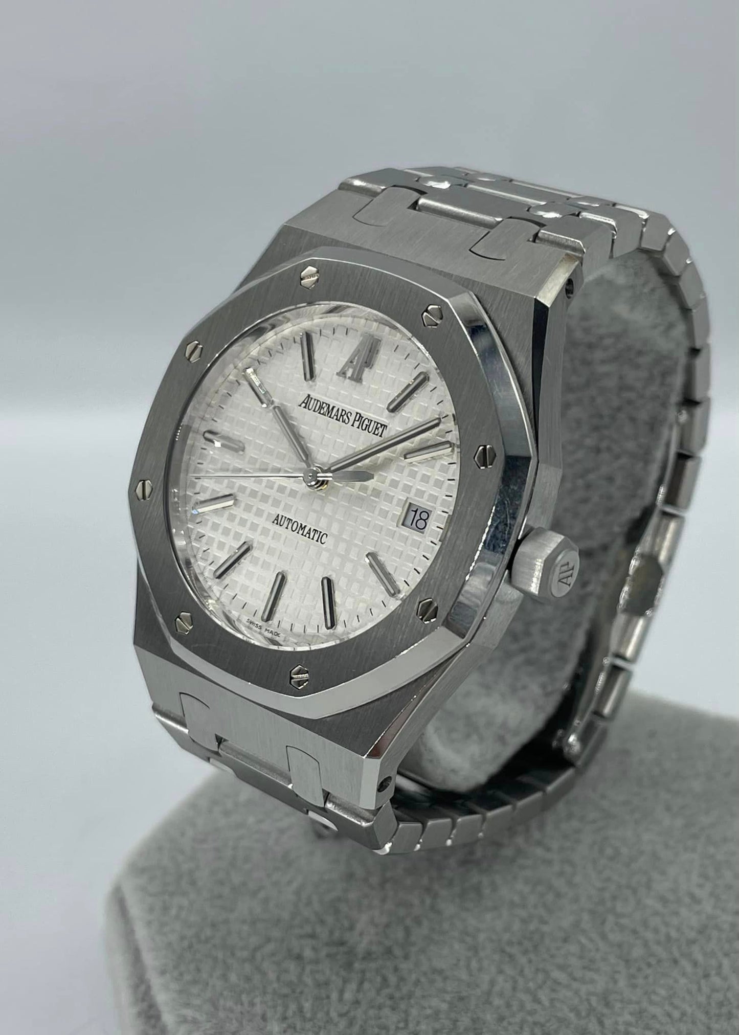 オーデマピゲ Audemars Piguet ロイヤルオーク Royal Oak 15300ST.OO.1220ST.01 中古美品 メンズRef. No15300ST.OO.1220ST.01